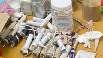 Chế pháo tại nhà, một nam sinh bị nát hai tay và thương vùng đầu mặt