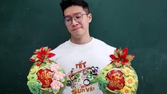 Chàng trai cơ bắp có tài trang trí dừa Tết, làm 1 tuần kiếm hơn 20 triệu đồng