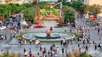 7 điểm giữ xe cho người dân thưởng lãm đường hoa Nguyễn Huệ Tết Ất Tỵ 2025