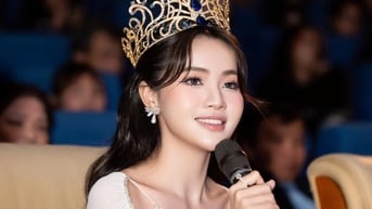 Hoa hậu Du lịch Việt Nam Ngọc Quỳnh mong Tết để sum vầy