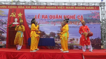 Người lưu giữ sắc bùa bên chân sóng