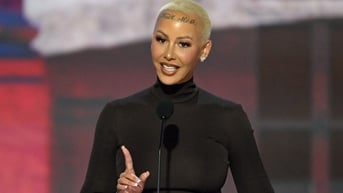 Người mẫu, diễn viên Amber Rose bị tẩy chay vì ủng hộ ông Donald Trump