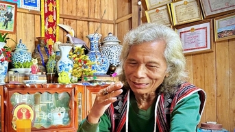 Người Cơ Tu kể chuyện rắn thần