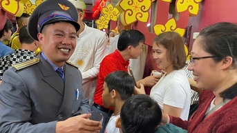 Hương Tết ngập tràn trên những chuyến tàu Xuân