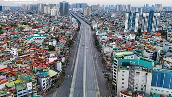 Hà Nội vắng lặng, yên bình trong sáng mùng 1 Tết