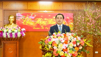 លេខាបក្សខេត្ត Hai Duong លោក Tran Duc Thang ជូនពរឆ្នាំថ្មី