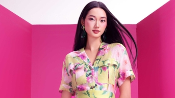 Dạo phố mùa xuân cùng váy hoa và trang phục họa tiết tươi vui