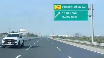 Người phụ nữ điều khiển ôtô chạy ngược chiều trên cao tốc ở làn 120 km/giờ