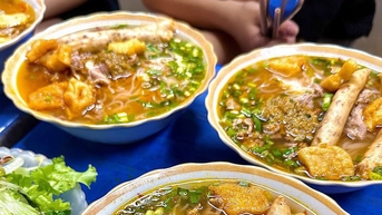 Hà Nội tạm đình chỉ quán bún riêu bán 1,2 triệu đồng 3 bát ngày mùng 1 Tết
