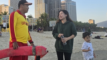Những người “giữ biển”