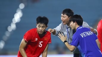 HLV Kim Sang-sik lại săn tìm nhân tố mới, phát hiện ‘ngọc trong đá’