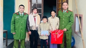 Người phụ nữ mất tiền rồi được lì xì hơn 150 triệu đồng đêm giao thừa sắp có nhà mới