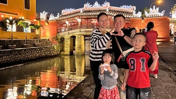 Vợ chồng ở Đồng Nai cho con chơi Tết xuyên Việt, mỗi năm đón giao thừa một nơi