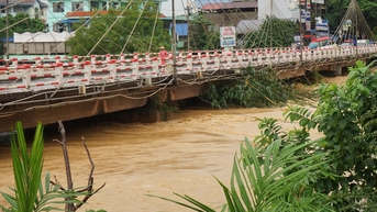 ទឹកជំនន់នៅថៃ ង្វៀន កើនលើសកម្រិតប្រវត្តិសាស្ត្រ បន្ទាប់ពីព្យុះ Yagi ជាងកន្លះម៉ែត្រ