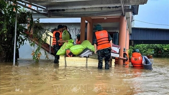 Bắc Ninh: Huy động hàng trăm cán bộ, chiến sỹ hỗ trợ nhân dân trong mưa lũ