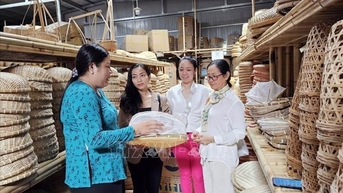 Phụ nữ Đồng bằng sông Cửu Long khởi nghiệp thích ứng biến đổi khí hậu - Bài 3: Những dấu ấn riêng