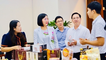 동나이에는 6개의 잠재적 5성급 제품을 포함하여 15개의 OCOP 제품이 더 있습니다.