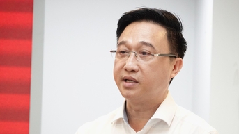 호치민시 당대회 개막 회의가 생중계됩니다.