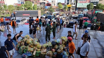 Miễn phí đường bộ cho các phương tiện vận chuyển hàng cứu trợ