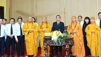 Lãnh đạo TPHCM viếng tang Trưởng lão Hòa thượng Thích Trí Tịnh