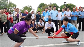 Sôi nổi hội thi thể thao truyền thống, trò chơi dân gian các dân tộc Sơn La