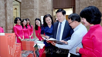 Thông tấn xã Việt Nam ra mắt sách ảnh 'A80: Tổ quốc trong tim'