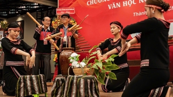 Bài 2 - Tiếp nối và định vị không gian văn hóa mới