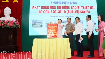 Phường Phan Rang ủng hộ hơn 43 triệu đồng hỗ trợ đồng bào các tỉnh phía Bắc khắc phục thiệt hại do bão