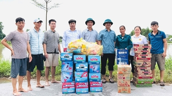 Phụ nữ Bắc Ninh tích cực cứu trợ người dân vùng lũ