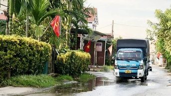 Khát vọng mở rộng con đường huyết mạch vào xã