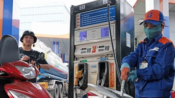Giá xăng dầu đồng loạt giảm, mặt hàng RON95-III về ngưỡng 19.729 đồng mỗi lít