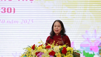 부통령 보티안쑤언이 푸토성 애국모범대회에 참석