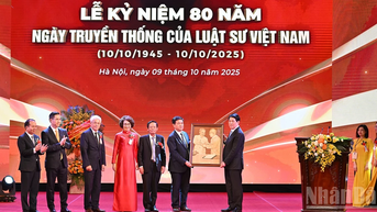 [사진] 루옹끄엉 대통령, 베트남 변호사의 날 80주년 기념 행사 참석