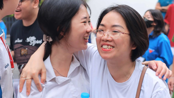 교육훈련부는 전국적으로 15개의 전문과목에 대한 통일된 프로그램을 규정합니다.