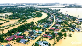 ទេសភាពនៃការបំផ្លិចបំផ្លាញដ៏គួរឱ្យភ័យខ្លាចនៃព្យុះ "មិនធម្មតា" Bualoi