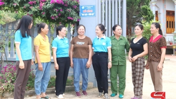 ស្ត្រី តាហុក រួមដៃគ្នាការពារបរិស្ថាន