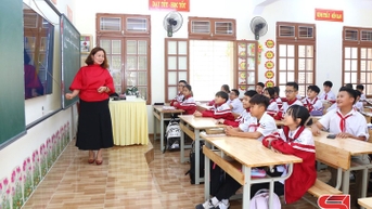 Tự chủ tuyển dụng giáo viên - Bước chuyển mới cho ngành giáo dục