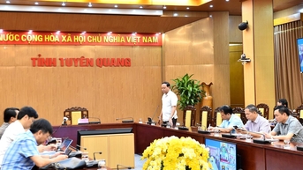 គណៈកម្មាធិការ​ប្រជាជន​ខេត្ត​បាន​បើក​កិច្ច​ប្រជុំ​តាម​ប្រព័ន្ធ​អ៊ីនធឺណិត​ជាមួយ​ឃុំ​សង្កាត់​ស្ដីពី​ការ​ឆ្លើយ​តប​នឹង​ព្យុះ​លេខ ១០។