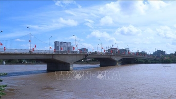 ឥទ្ធិពលព្យុះលេខ១០៖ ហុង យ៉េន បញ្ឈប់រាល់សកម្មភាពរបស់ចំណតសាឡាងនៅច្រាំងទន្លេត្រាលី