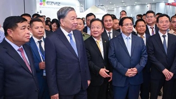 កម្មវិធី AI, 'super port' SuperPort™ របស់ T&T Group ចាប់អារម្មណ៍នៅ VIIE 2025