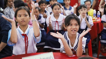 សហជីព​ពាណិជ្ជកម្ម​ខេត្ត An Giang រៀបចំ "ពិធីបុណ្យ​ពេញ​ព្រះច័ន្ទ"