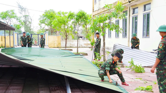 មន្ត្រី​កង​កម្លាំង​ប្រដាប់​អាវុធ​និង​ទាហាន​រាប់​ពាន់​នាក់​ជួយ​ប្រជាជន​ជម្នះ​ផល​វិបាក​នៃ​ព្យុះ​លេខ​១០។