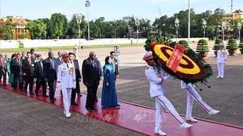 ប្រធានរដ្ឋសភាគុយបាទៅសួរសុខទុក្ខ ហូជីមិញ