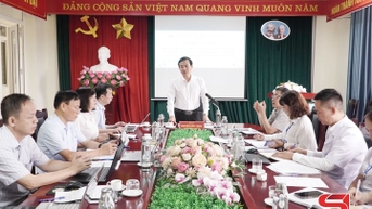 សន្និសីទ​សន្ទនា​រវាង​ប្រធាន​នាយកដ្ឋាន​សុខាភិបាល និង​មន្ត្រី​និង​បុគ្គលិក​នៃ​មន្ទីរពេទ្យ Endocrinology