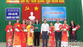 កម្មវិធីផ្លាស់ប្តូរវប្បធម៌ដ៏រំភើបរបស់ជនចាស់នៅខេត្ត Khanh Hoa