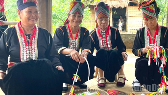 ពណ៌វប្បធម៌ខែតុលា ជាមួយប្រធានបទ "អ្នកគឺជាផ្កានៃភ្នំ"
