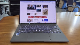 តើកុំព្យូទ័រយួរដៃ Intel Core Ultra 7 មានប្រសិទ្ធភាពទេ?