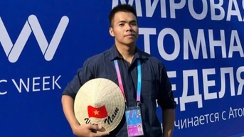 Nam sinh tốt nghiệp xuất sắc trước 6 tháng, “bỏ túi" 3 thành tích hiếm có