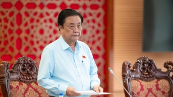 국회 부의장 레민호안, 과학기술환경위원회 본회의 참석