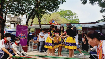 ទាញសិស្សឱ្យឆ្ងាយពីអេក្រង់ទូរស័ព្ទ